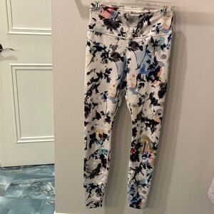 Nike Dri-Fit Floral Patterned Leggings